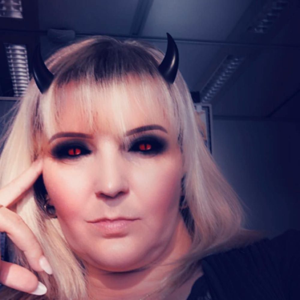 Meet your Posher, Christine